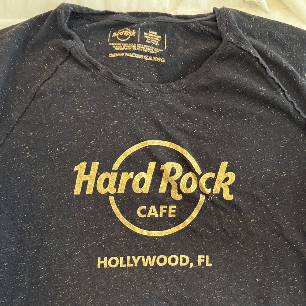 Hard Rock Cafe Gold Speckled Black Tee with Gold Logo Large